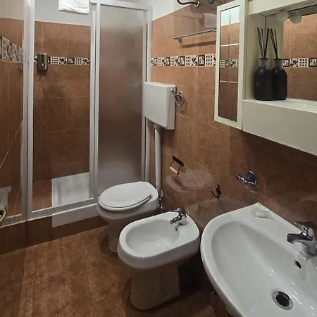 Tiburtina Apartament *
